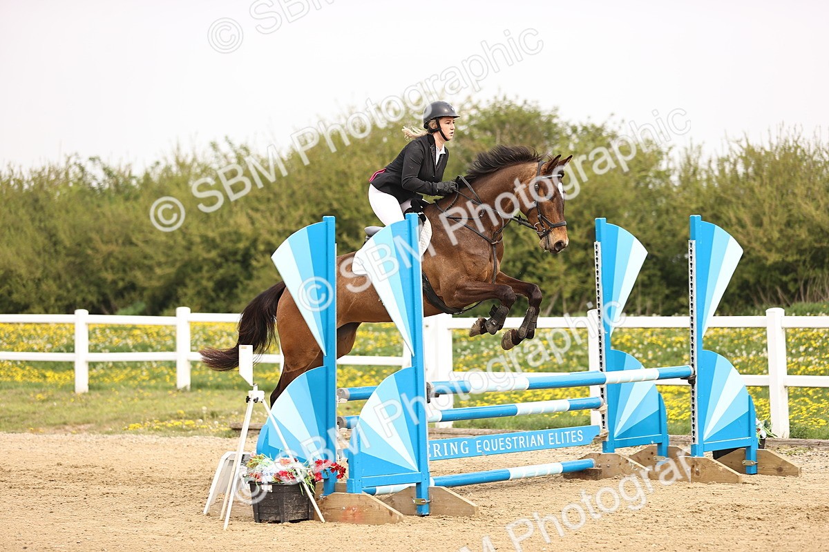  - Class 15 - Senior British novice - 90cm