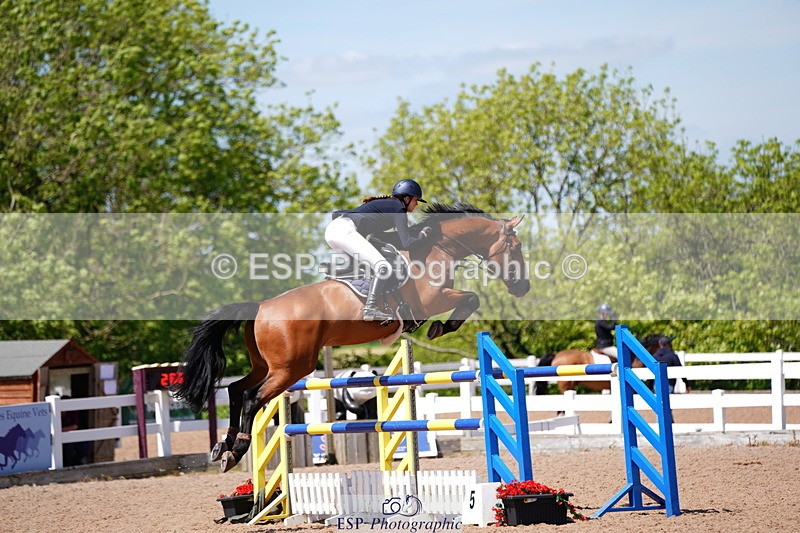 240525A-132800-06217 - Cls 17 National 1.30m