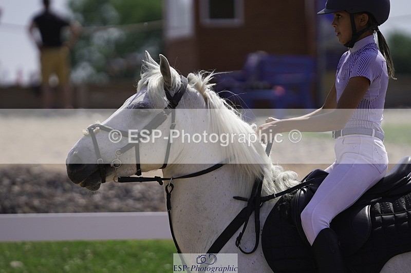 230625A-113640-03703 - Cls 3 Pony Bright Star and 148cm