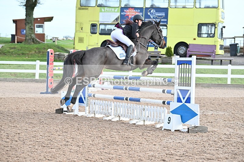 231208A-123549-00757 - Cls 5 Newcomers & 1.10m Open