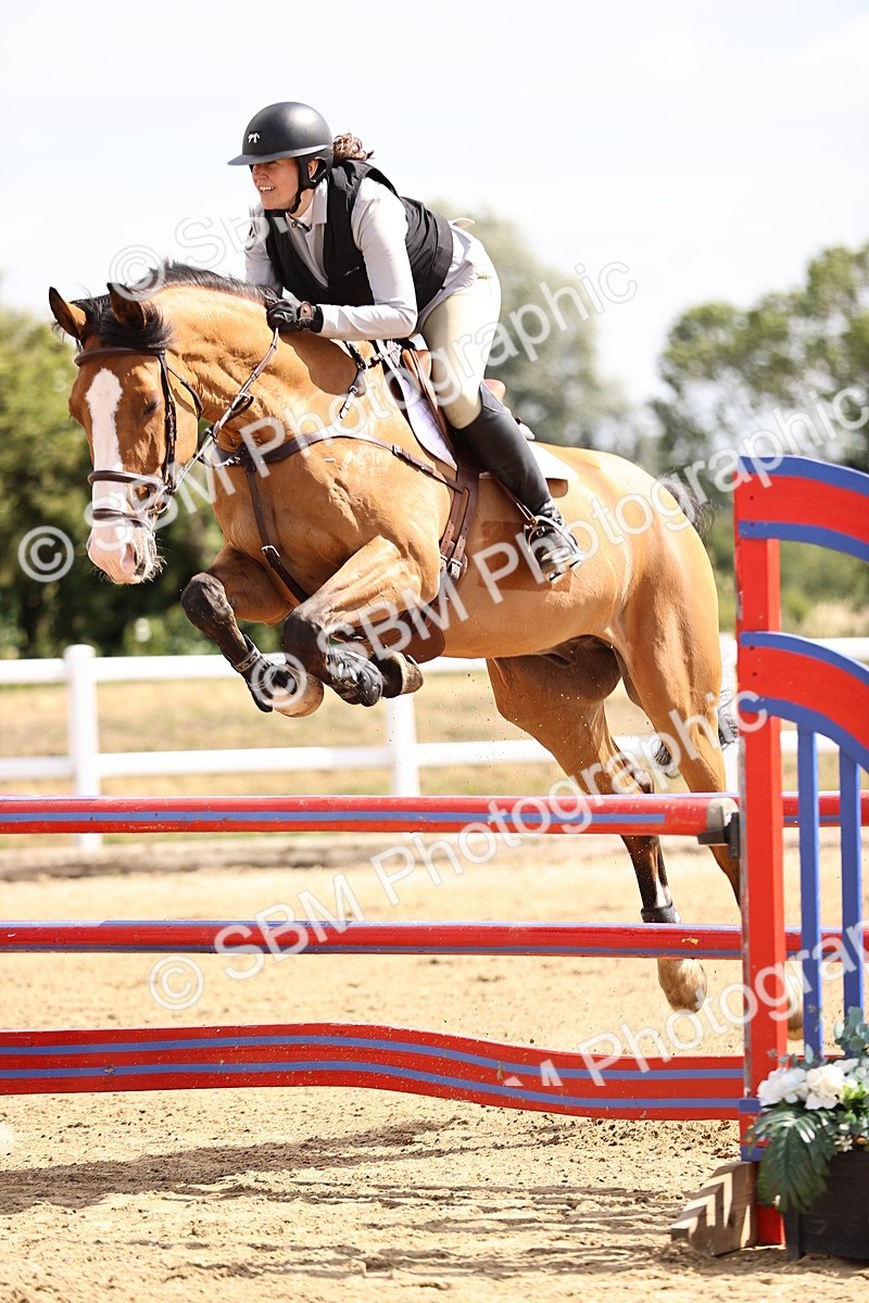 SBM_009657 - Class 8 - Senior Newcomers - 1.10  Open