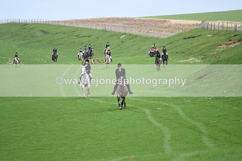 WJ6_9220 - Line Three