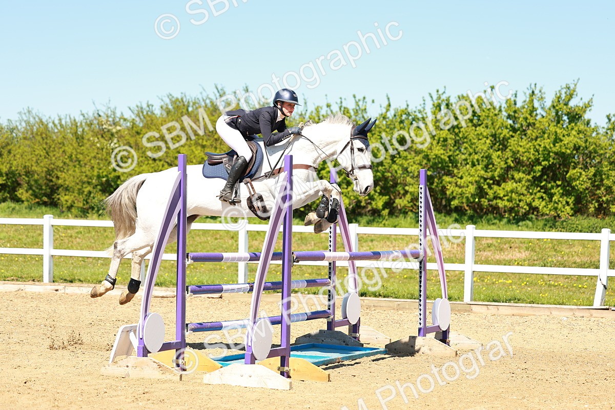 SBM_001311 - Class 4 - Senior Newcomers 1.10m