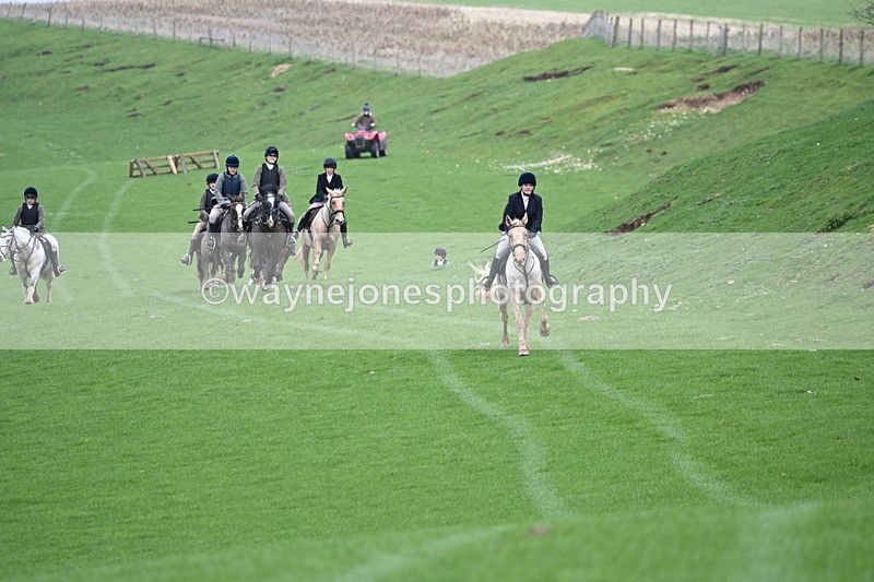 WJ6_9267 - Line Three