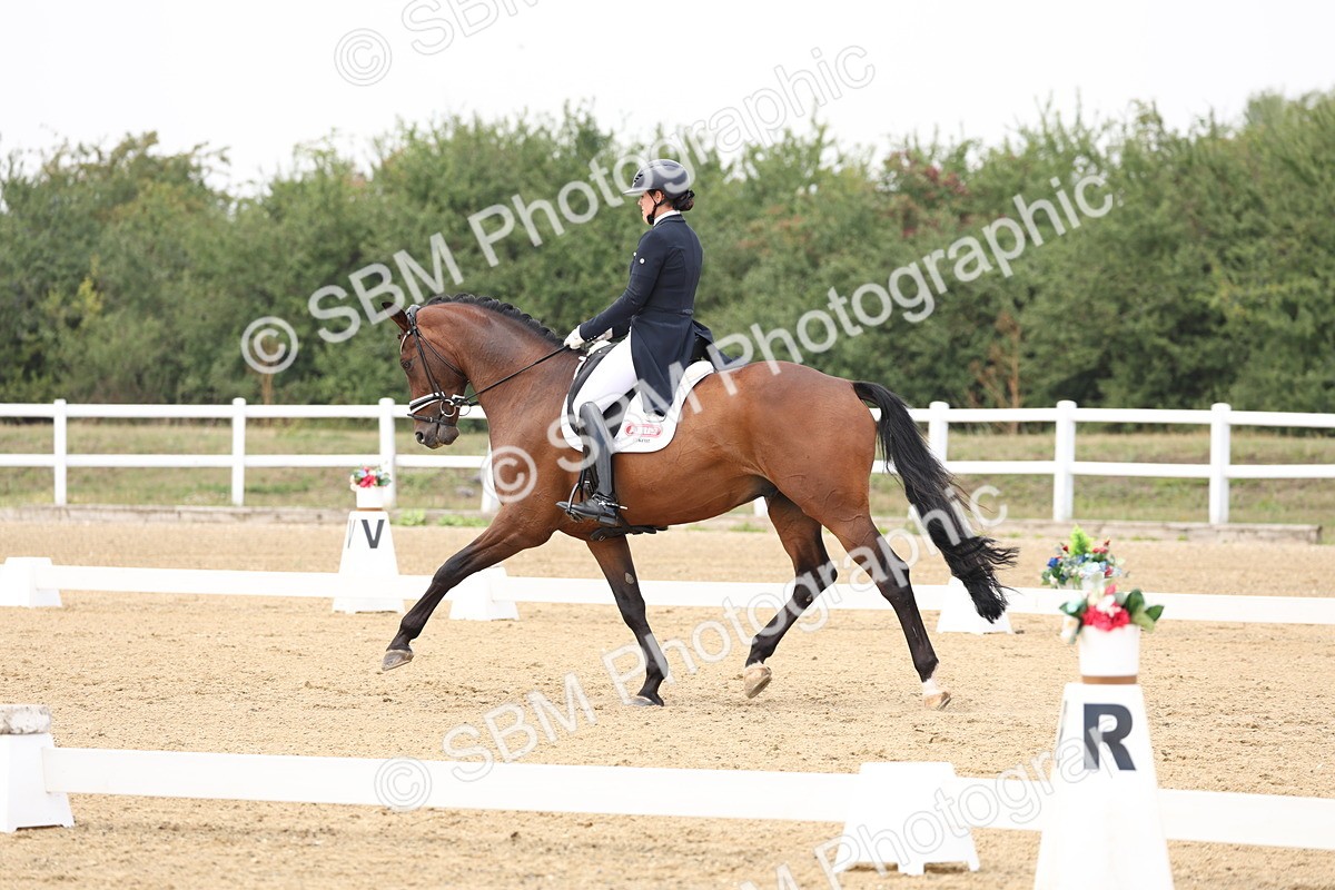 SBM_007443 - Class 9 - FEI INT I - 14.57-15.45