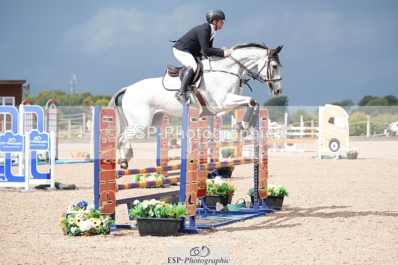 250913-123231-06910 - Cls 15 Snr Foxhunter