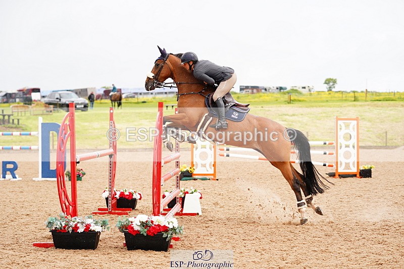 240526A-120754-07964 - Cls 26 Chard Equ 1.05m and 1.10m Grand Prix