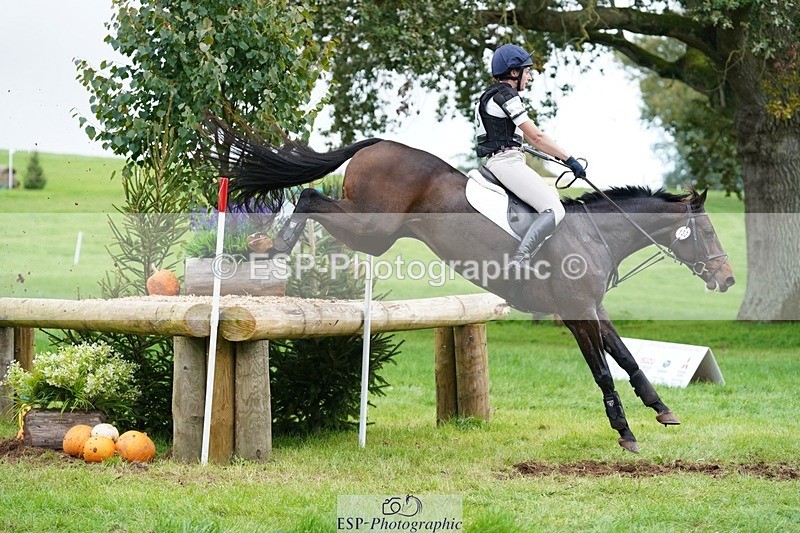 231020-142846-09525 - 133-FOXENHOLE-Laura.Elliott-XC