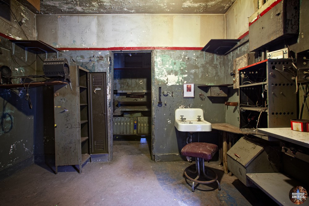 The Lansdowne Theatre | Projection Booth - The Lansdowne Theater