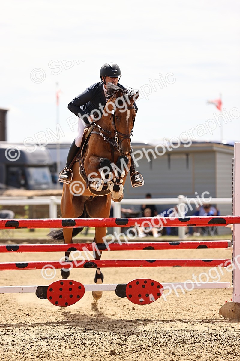 SBM_010386 - Class 9 - Senior Foxhunter - 1.20m Open