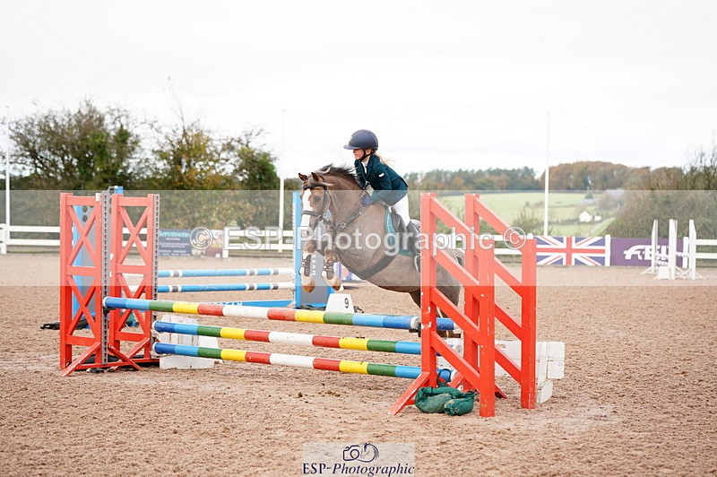 241027A-093934-01842 - SUN Cls 2 Pony Intro 70cm