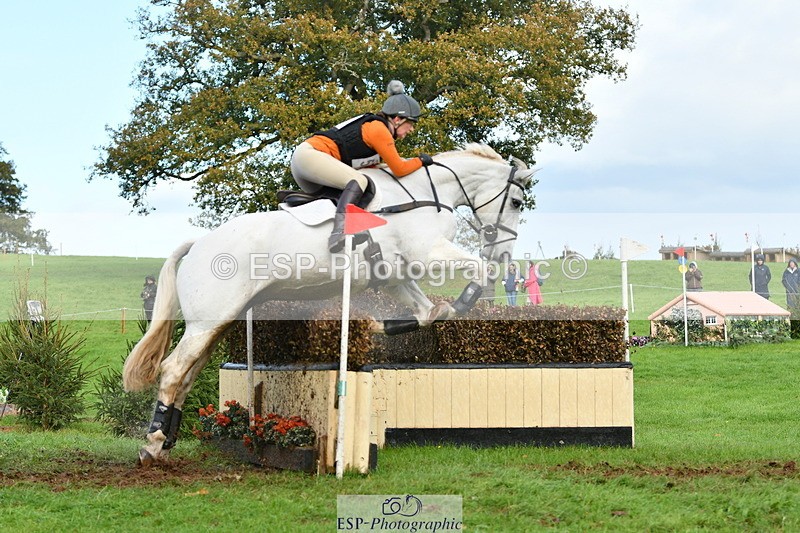 251025A-154111-21886 - G-571-Zoe.Mccanlis