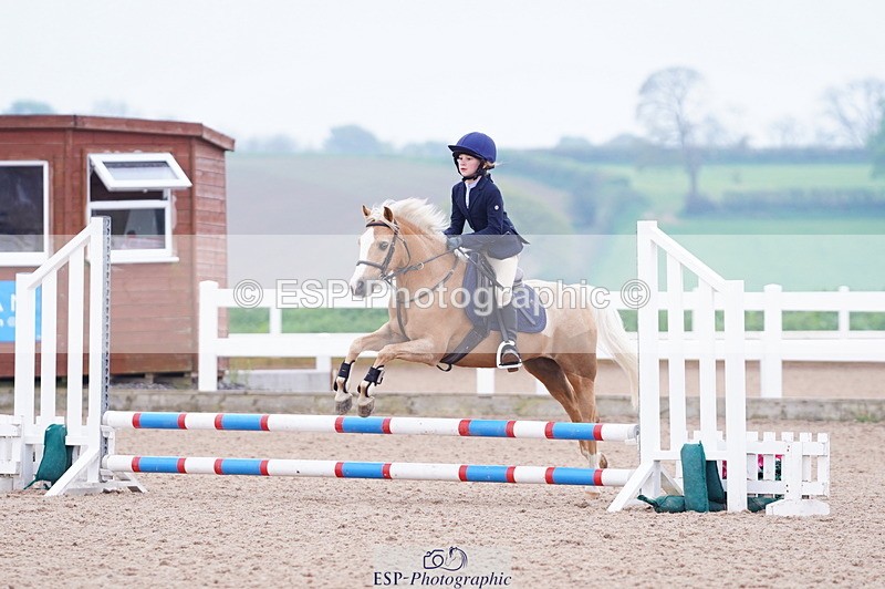 240505A-083722-03913 - Cls 11 Clear Round 50cm