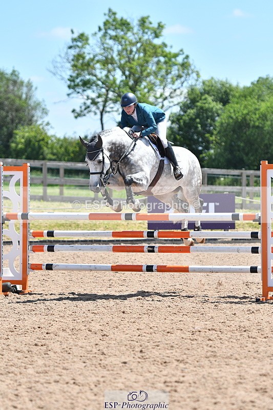 240609A-125005-05383 - Cls 18 Snr Newcomers and 1.10m Open