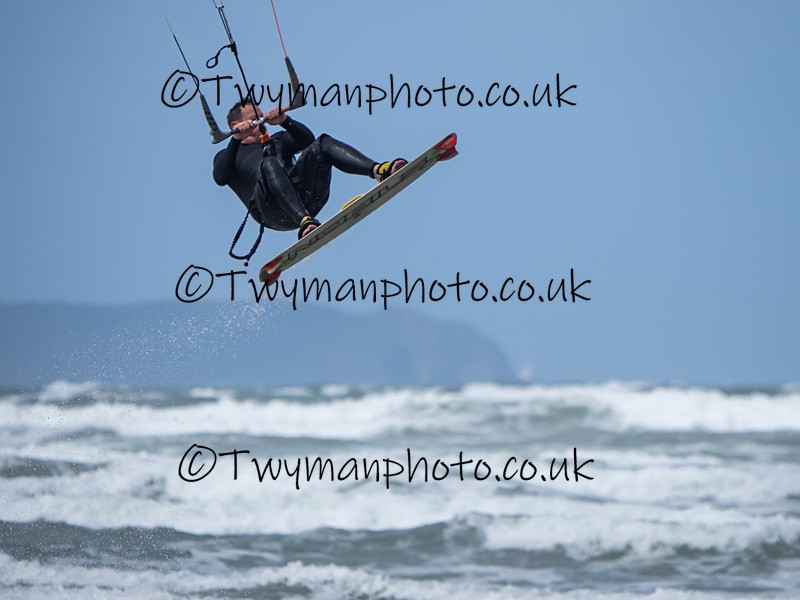P5252108 - Westward Ho Kiters & Windsurfers 25/5
