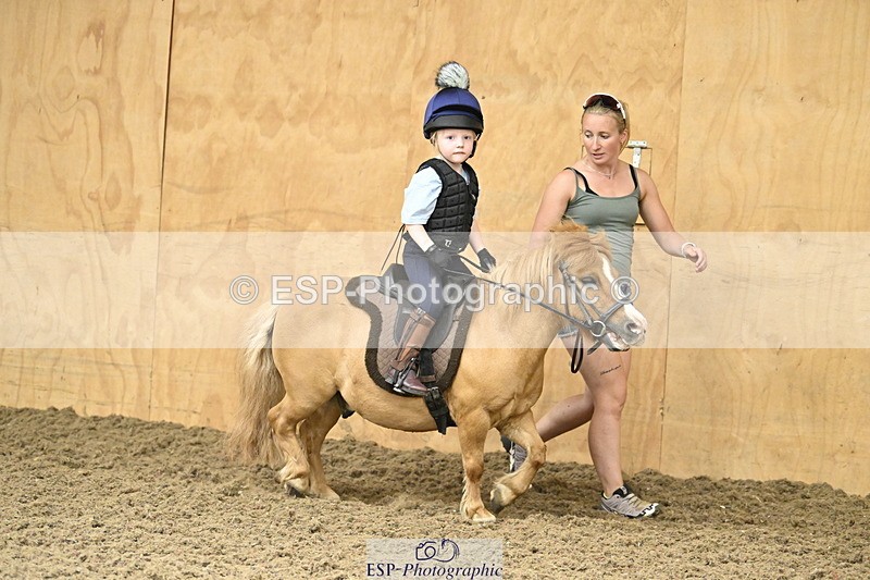 240728B-142936-00569 - Theo and Gemma's Groups Indoor