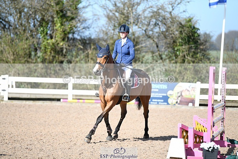 250330-101805-06061 - Cls 32 British Novice and 90cm