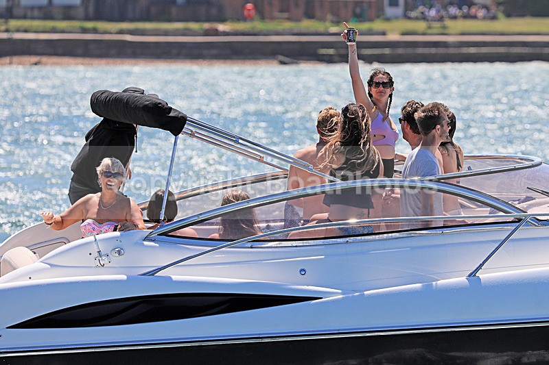 180618 SSR86883 - SUNSEEKER HAWK 1Y3A5184 - Motorboats - Open