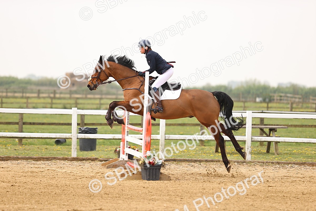  - Class 15 - Senior British novice - 90cm