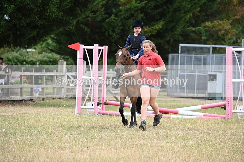 WJ6_9415 - Class 12 Minimus Jumping 45cm