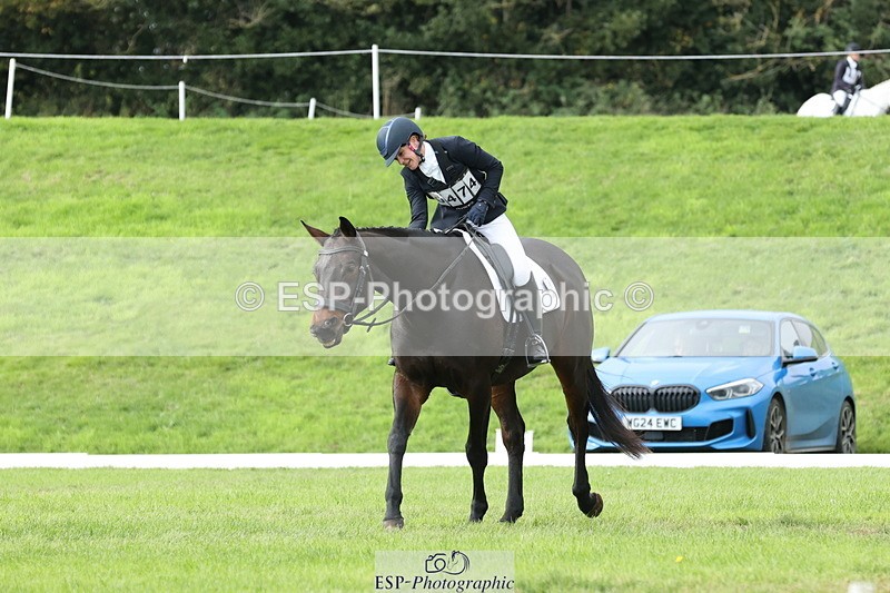 251024A-134027-12445 - F-474-Sarah.Orme