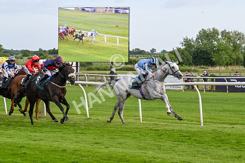 100625-Race 5-Crowns Lady-7252 - Race 5