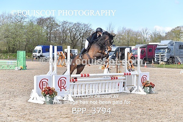 BPP_3794 - CLASS 3 FRI Senior British Novice/ 90cm Open