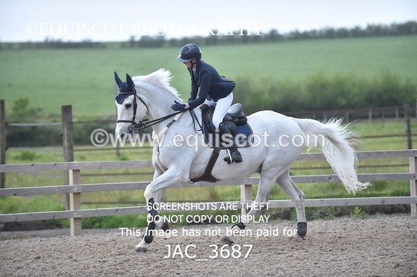 JAC_3687 - CLASS 8 Senior Newcomers/ 1.10m Open