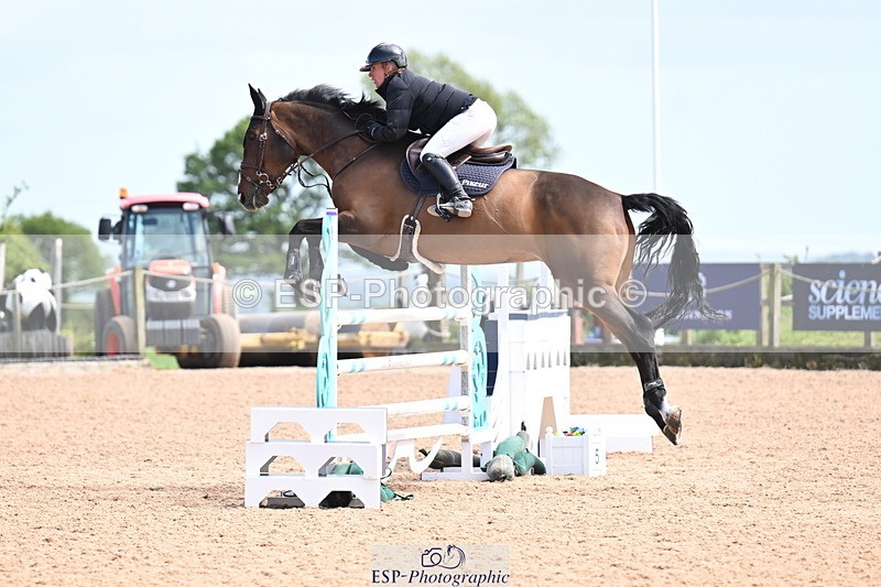 260513B-152709-01231 - Cls 6 Snr Fox and 1.20m Open