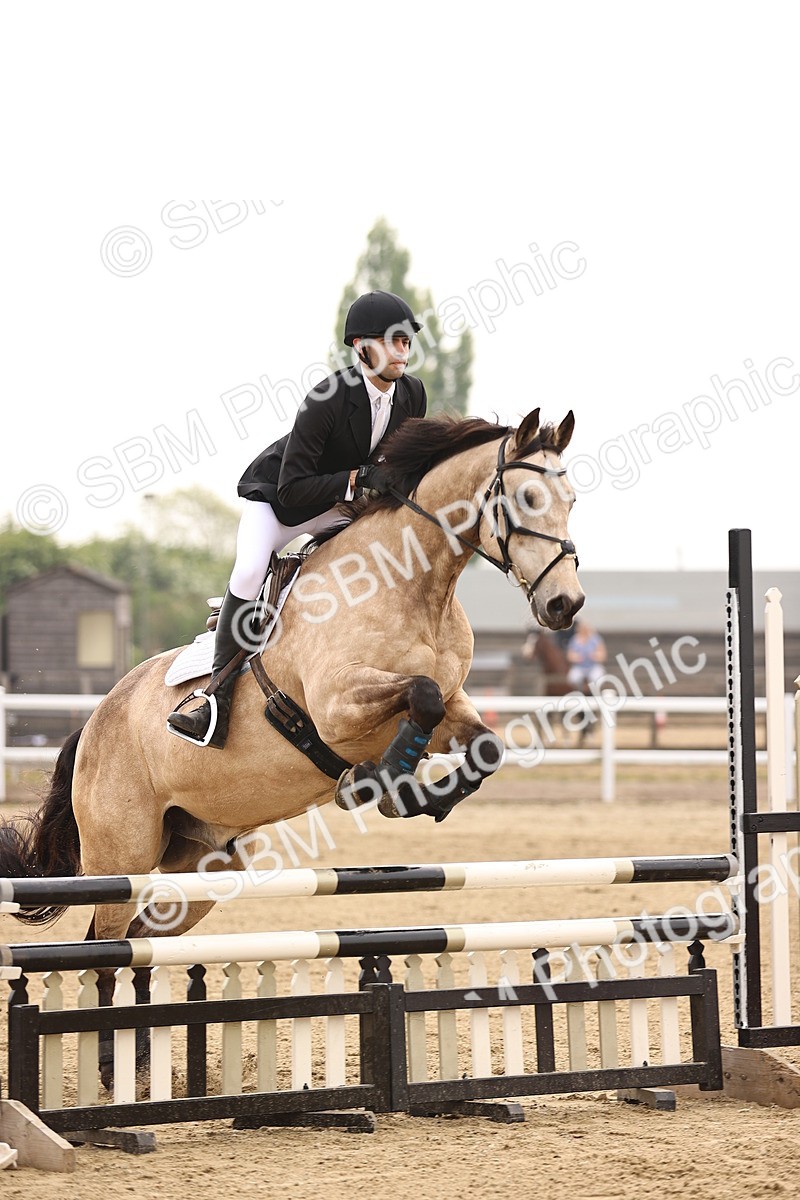  - Class 15 - Senior British novice - 90cm