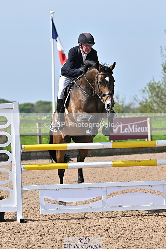 240509A-102850-00882 - Cls 8 Foxhunter