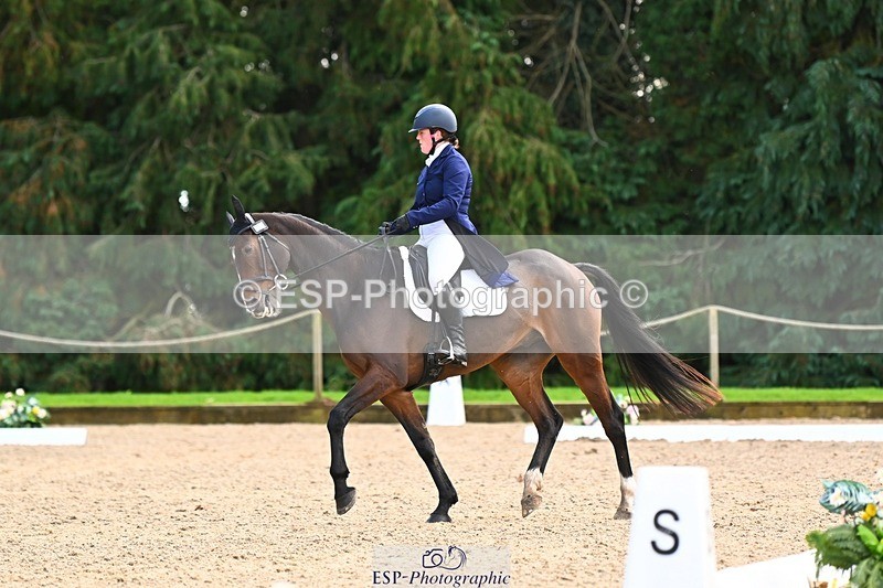 231021-145137-18814 - 255-CLOUDBERRY.BLUE-Isabelle.Downes-DR