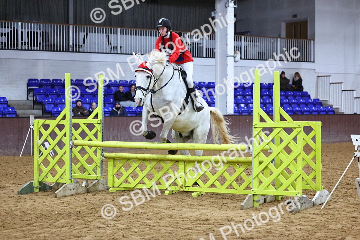 SBM_002603 - Class 6 - Holly & Ivy Stakes - 90cm