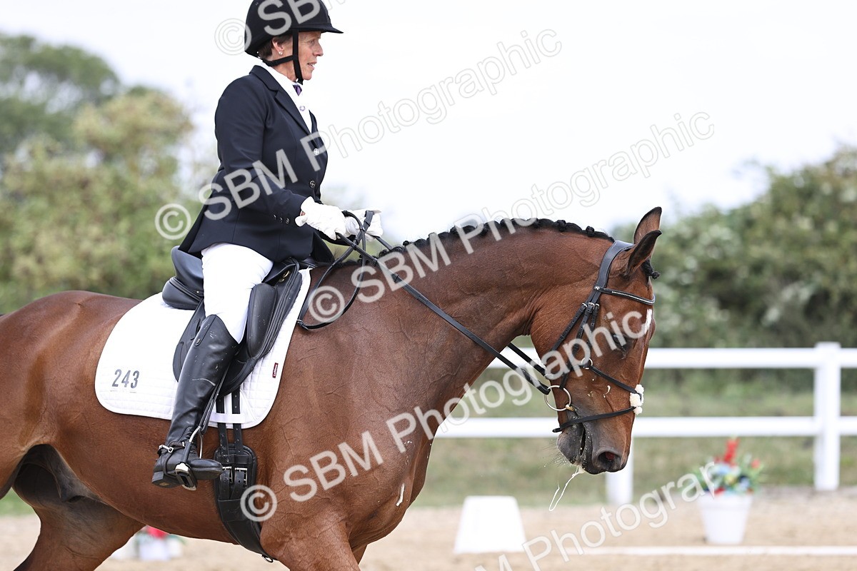 SBM_017510 - Class 14 - Novice 23 - 13.52-14.55