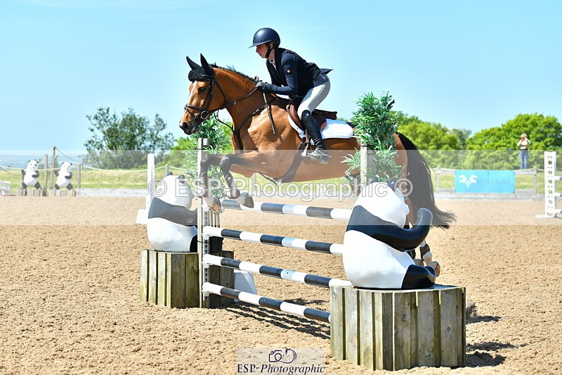 230527A-120515-04355 - Cls 15 Foxhunter