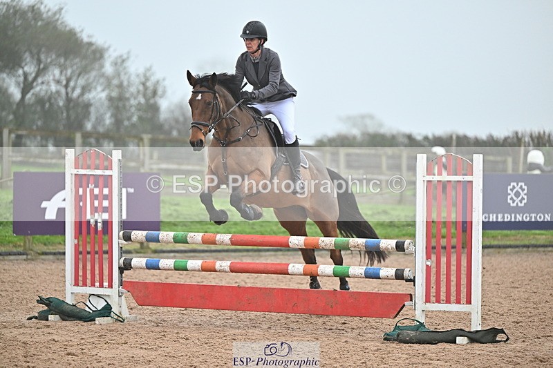 241103A-105730-06814 - SUN Cls 18 British Novice and 90cm Open