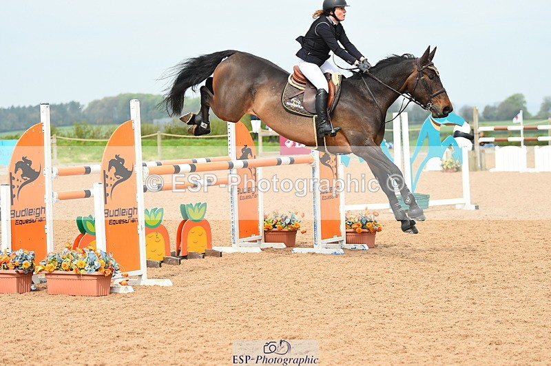 230504A-102440-00607 - Cls 8 Snr Foxhunter
