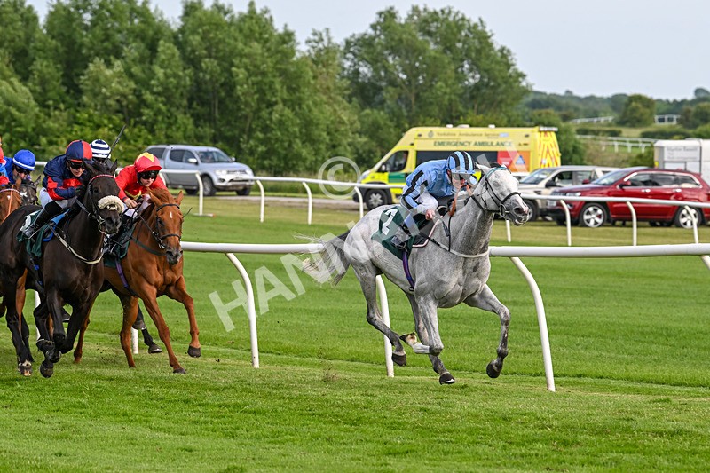 100625-Race 5-Crowns Lady-7243 - Race 5