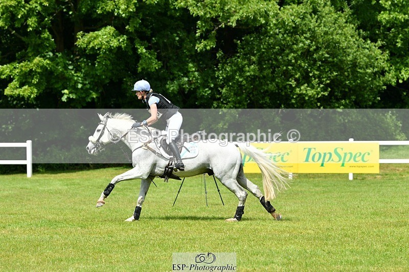 230528-142236-18267 - 475-GLADSTONE_II-Ginny_Thomasen-XC