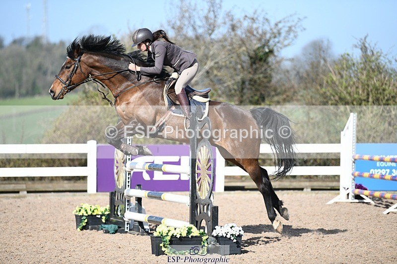 250330-103402-06167 - Cls 32 British Novice and 90cm