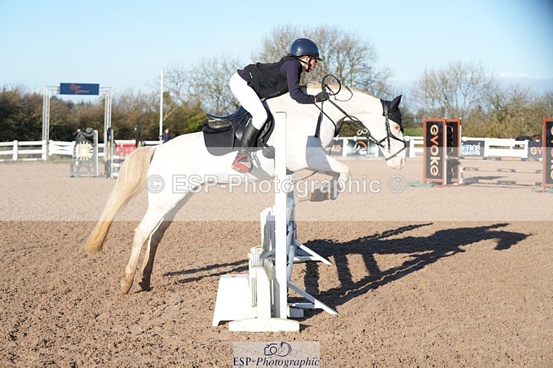 251130-105540-01025 - Cls 4 Pony Brit Nov & 80cm Open