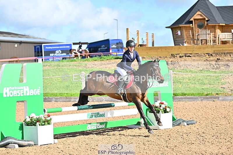 240504A-094305-00949 - Cls 1 Pony Intro 70cm