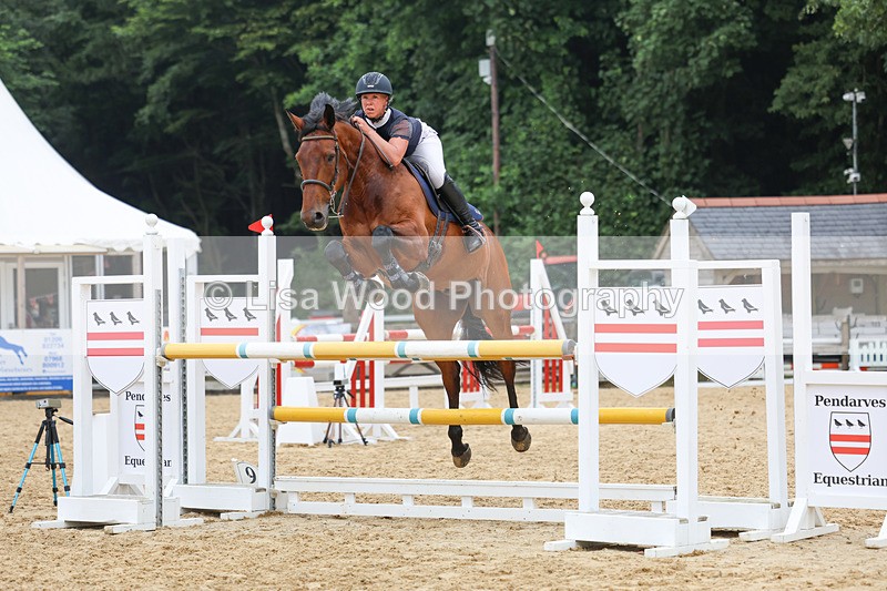 3E7A6263 - Class 8: Senior Newcomers/1.10m open