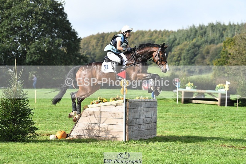 231020-113021-07169 - 045-HILDARE.REGARDE.MOI-Danielle.Mccormack-XC