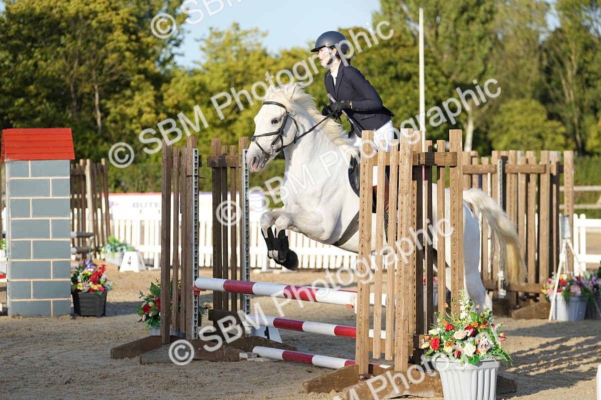 SBM_29433 - J44 - Horse & Hound Open 70cm