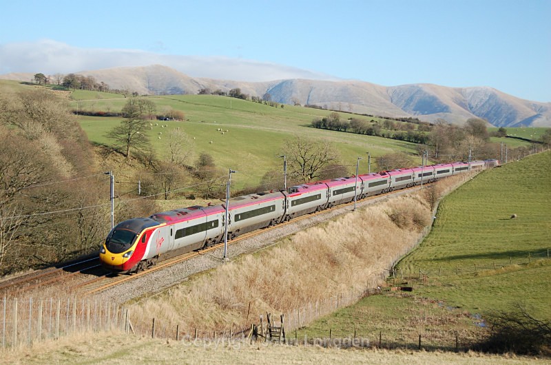 JL - 15.2.16 Virgin Pendo 1M12 12.46 Carlisle - Euston, Beckhouses - West Coast Main Line (north to south)