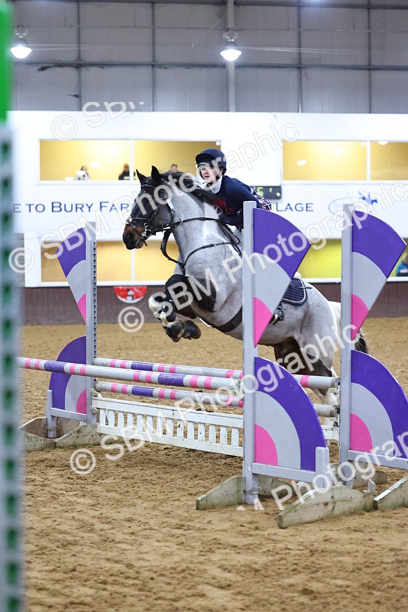 SBM_002565 - Class 6 - Holly & Ivy Stakes - 90cm