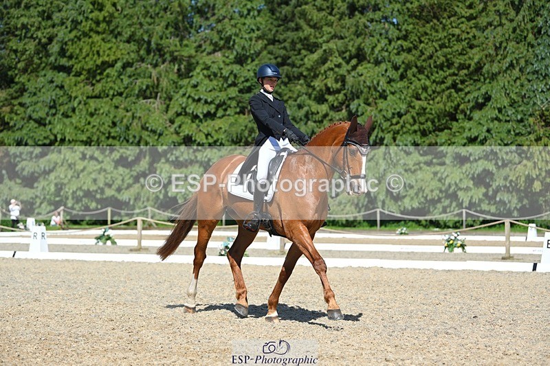 230526-155745-07223 - 252-LVS_MOVISTAR-Elizabeth_Barratt-WEDTrotUp+DR