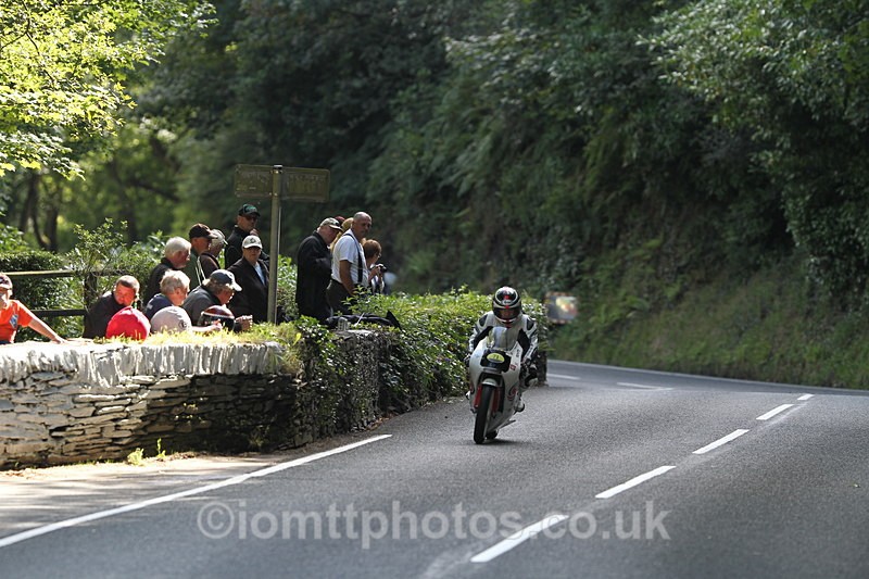 FOM_1157 - Classic TT Lap of honour