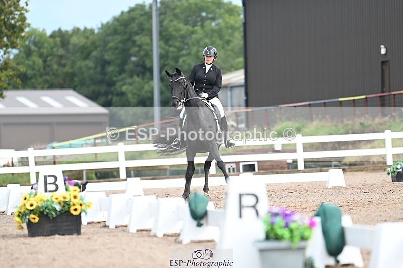 250907-111958-07187 - 003-Helen.JamesDecadent